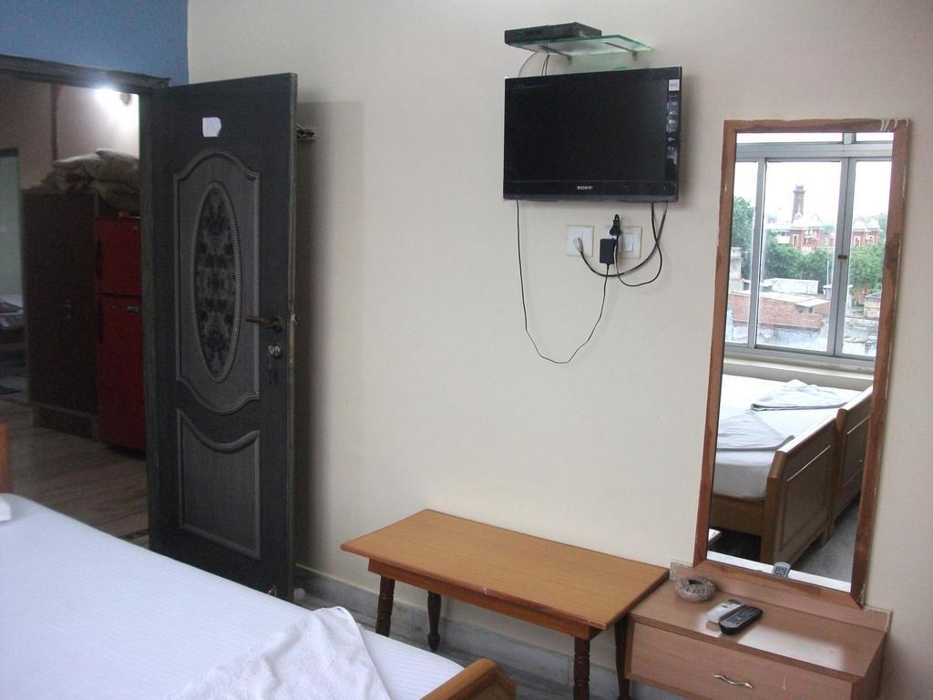 P G On Ganges Varanasi Exterior photo