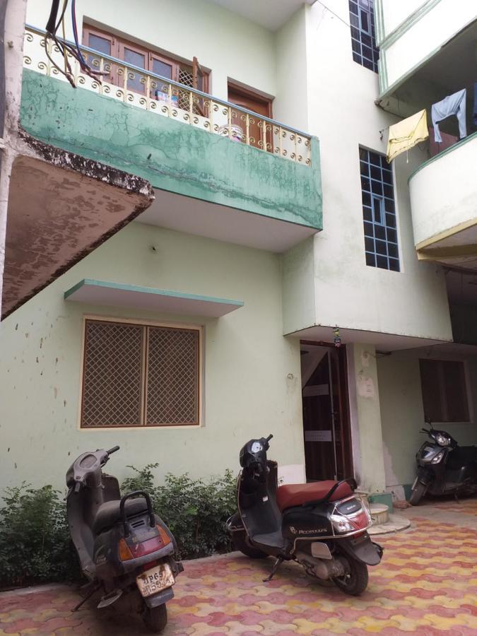 P G On Ganges Varanasi Exterior photo