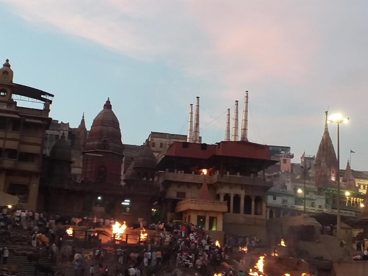 P G On Ganges Varanasi Exterior photo